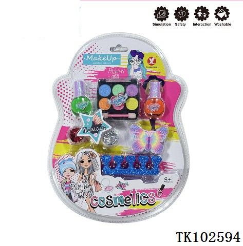 <img src='photo/2025/TK102594.jpg'width='400' height='300'>